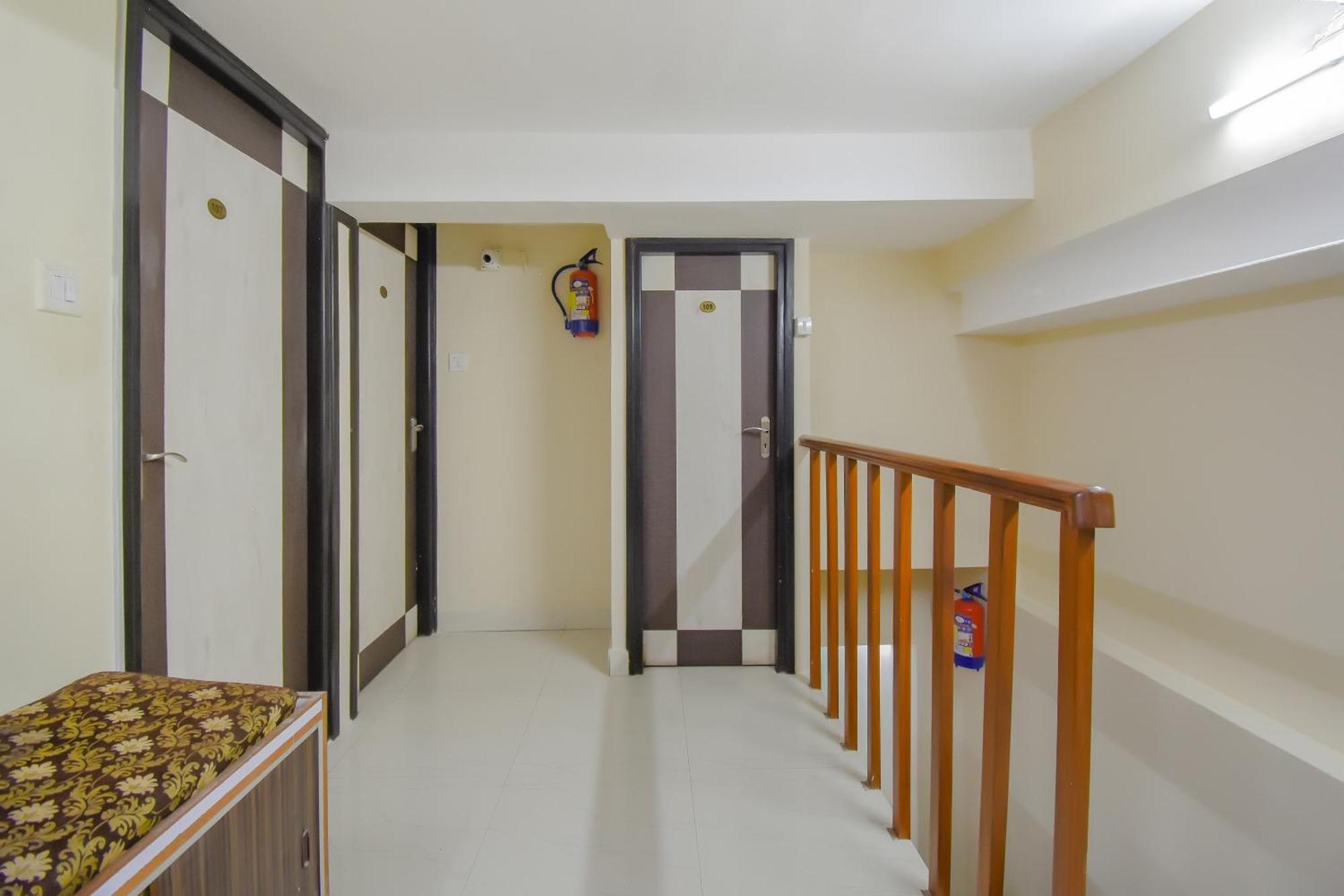 Hotel O Lindsay Inn Guest House Calcutta Calcutta Bara Bazar Exterior foto